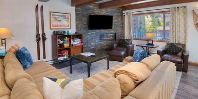 2 Bedroom Condo in Lionshead Village - Walk to Lifts