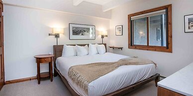 2 Bedroom Condo in Lionshead Village - Walk to Lifts