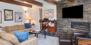 2 Bedroom Condo in Lionshead Village - Walk to Lifts