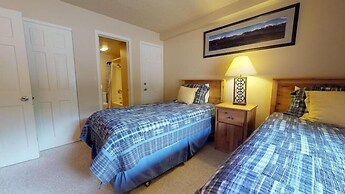 2 Bedroom Condo in Lionshead Village - Walk to Slopes, Onsite Pool