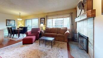 2 Bedroom Condo in Lionshead Village - Walk to Slopes, Onsite Pool