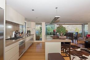 Lakeside Rd - Lake Views - Sleeps 10