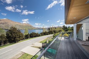 Lakeside Rd - Lake Views - Sleeps 10