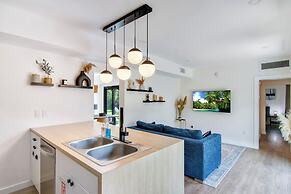 4BR Sleeps 10 Pet Friendly w/ Bbq!