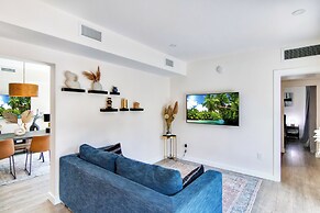 4BR Sleeps 10 Pet Friendly w/ Bbq!