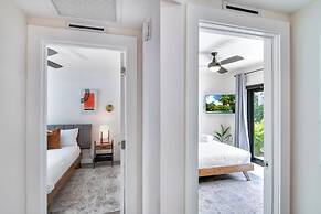 4BR Sleeps 10 Pet Friendly w/ Bbq!