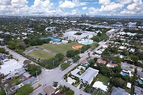 4BR Sleeps 10 Pet Friendly w/ Bbq!