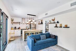 4BR Sleeps 10 Pet Friendly w/ Bbq!