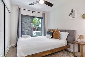 4BR Sleeps 10 Pet Friendly w/ Bbq!