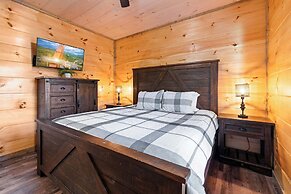 Modern Cabin w/ Pool, Hot Tub, Games & More!