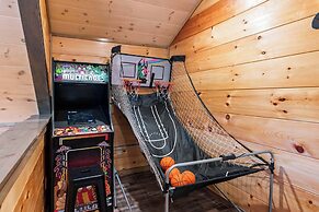 Modern Cabin w/ Pool, Hot Tub, Games & More!