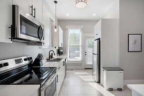 Modern Decor Walkable to Soco