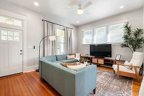 Modern Decor Walkable to Soco