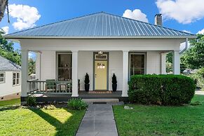 Modern Decor Walkable to Soco