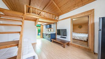 Boryeong Hiddenvillage Dokchae Poolvilla