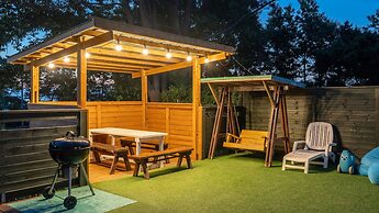 Boryeong Hiddenvillage Dokchae Poolvilla