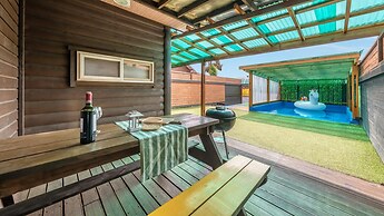 Boryeong Hiddenvillage Dokchae Poolvilla