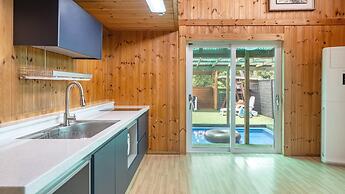 Boryeong Hiddenvillage Dokchae Poolvilla