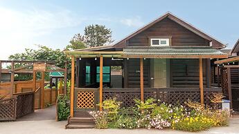 Boryeong Hiddenvillage Dokchae Poolvilla