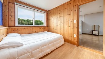 Boryeong Hiddenvillage Dokchae Poolvilla