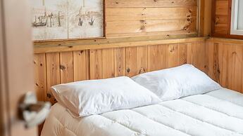 Boryeong Hiddenvillage Dokchae Poolvilla