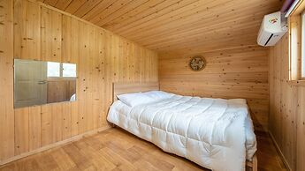 Boryeong Hiddenvillage Dokchae Poolvilla