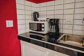 Elegant 1-bedroom Apartment 3 km From Eagle Beach