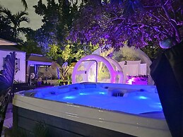 Oasis Style Jacuzzi Glamping gym Parking bbq Secure