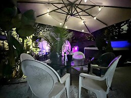 Oasis Style Jacuzzi Glamping gym Parking bbq Secure