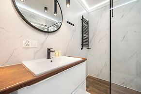 Wroclaw Center Apartment by Renters