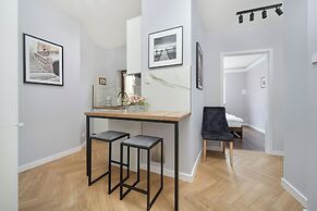 Wroclaw Center Apartment by Renters