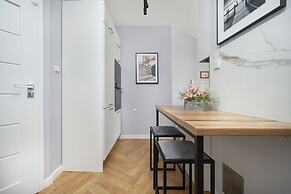 Wroclaw Center Apartment by Renters