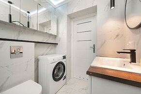 Wroclaw Center Apartment by Renters