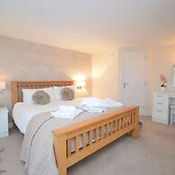 Stunning Views Central Whitby Parking