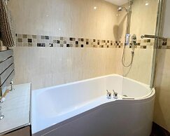 Stunning Views Central Whitby Parking