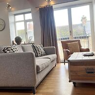 Stylish Tasteful 2bed 2bath Central Townhouse