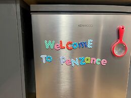 Stylish Tasteful 2bed 2bath Central Townhouse