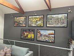 Stylish Tasteful 2bed 2bath Central Townhouse