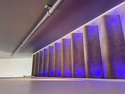 Stylish Tasteful 2bed 2bath Central Townhouse