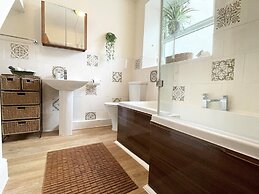 Penzance Charming Family Home 3 bed 2 Bathrooms