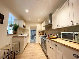 Penzance Charming Family Home 3 bed 2 Bathrooms