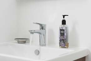 The Vicarage Newlyn 1 Bed River View Parking