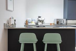 The Vicarage Newlyn 1 Bed River View Parking