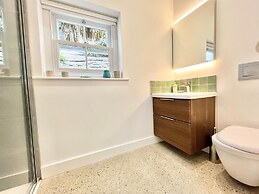 The Vicarage Newlyn 1 Bed River View Parking