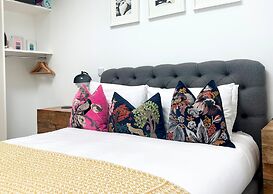 The Vicarage Newlyn 1 Bed River View Parking