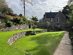 The Vicarage Newlyn 1 Bed River View Parking
