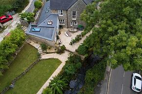 The Vicarage Newlyn 1 Bed River View Parking