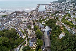 The Vicarage Newlyn 1 Bed River View Parking