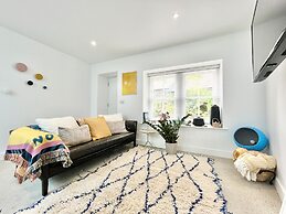 The Vicarage Newlyn 1 Bed River View Parking