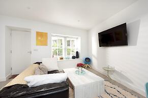 The Vicarage Newlyn 1 Bed River View Parking